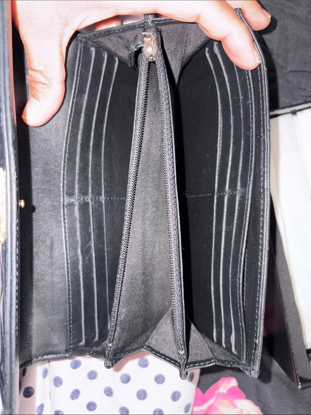 CHANEL Black Quilted Lambskin Leather Wallet - Picture 4 of 10